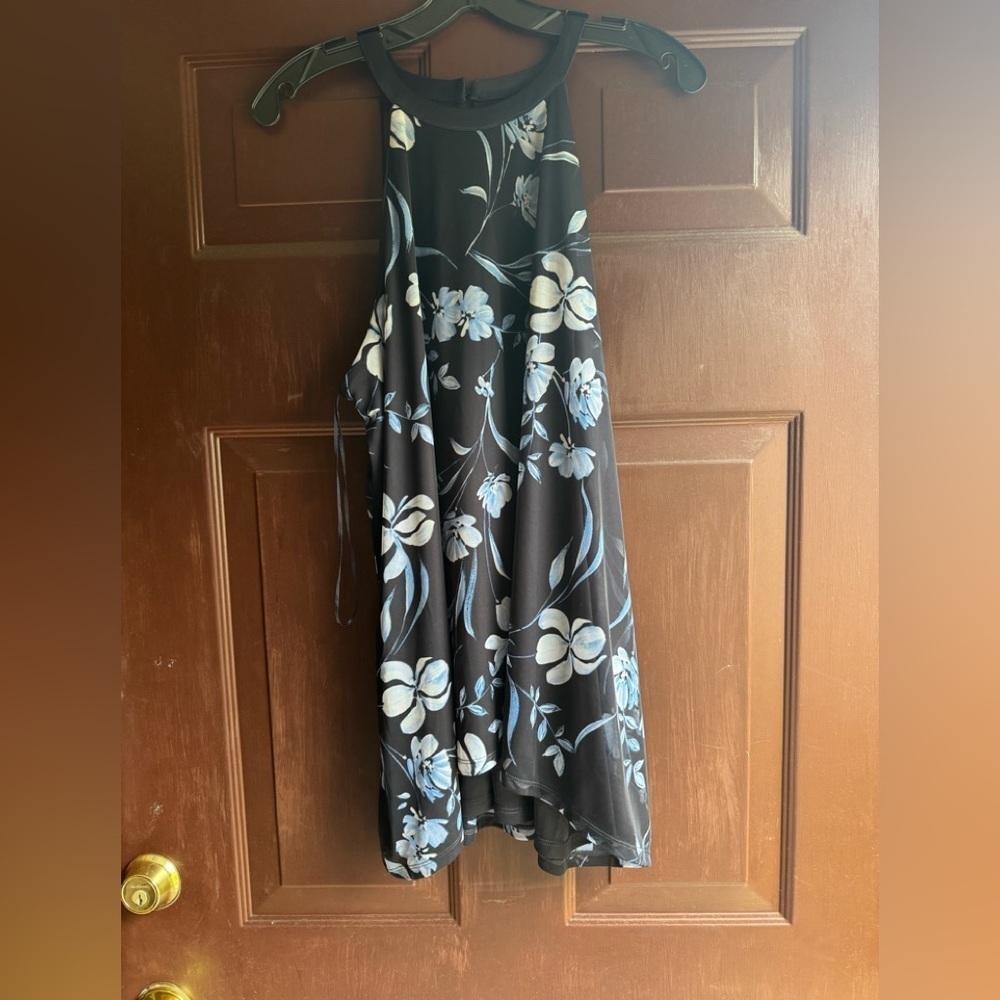 The Limited Sleeveless Black and Blue Floral Shirt Size XL